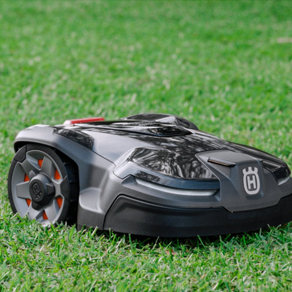 Robot Tagliaerba Husqvarna 415X: Smart e Silenzioso | Guru Garden