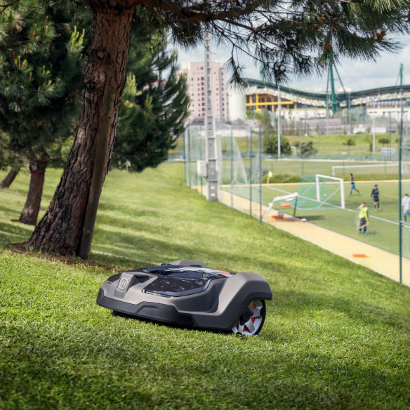 Husqvarna Automower 450X: Robot Tagliaerba Automatico | Guru Garden