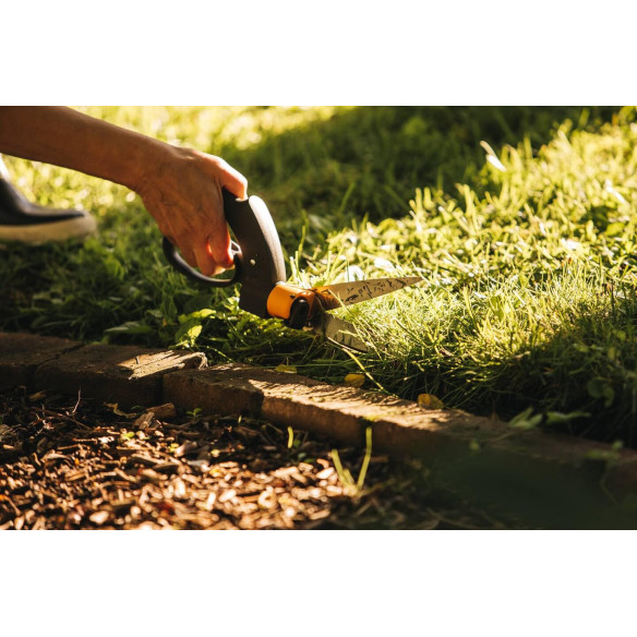 Cesoie Erba Fiskars 32cm: Precisione Servo-System | Guru Garden