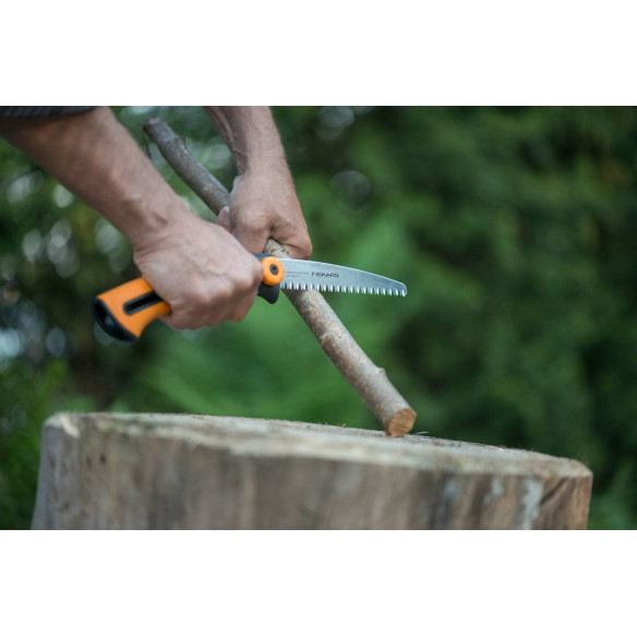 Seghetto Retrattile Fiskars Xtract SW72 - Lama 16 cm | Guru Garden