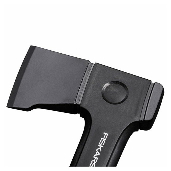 Ascia Fiskars X-series: Taglio Efficiente per 25 Anni | Guru Garden