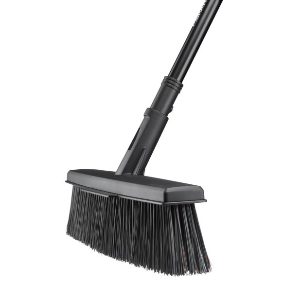 Scopa Multiuso Fiskars Solid: Pulizia Efficace e Versatile | Guru Garden