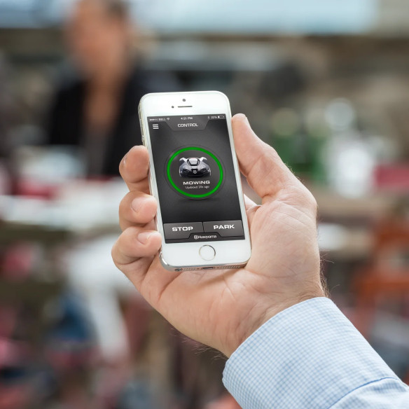 Automower® Connect: Controllo Remoto e GPS Antifurto | Guru Garden
