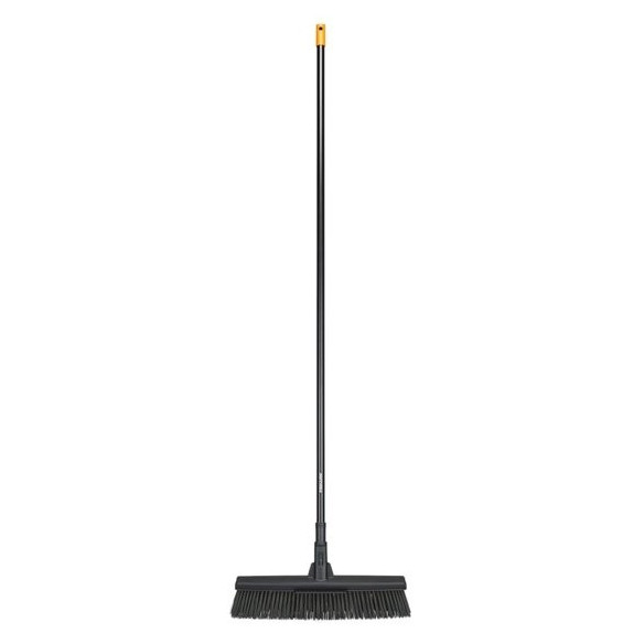 Scopa Multiuso PowerClean Fiskars: Pulizia Efficace | Guru Garden